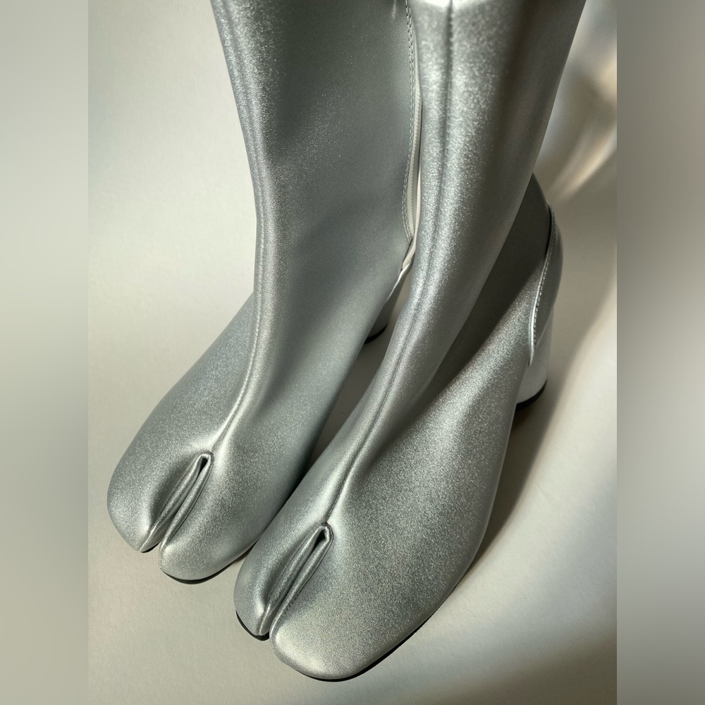 Leather tabi bootie